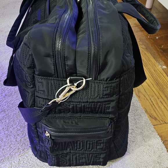 NEW Steve Madden Black and Gold Travel Bag. Never Used - Picture 4 of 6